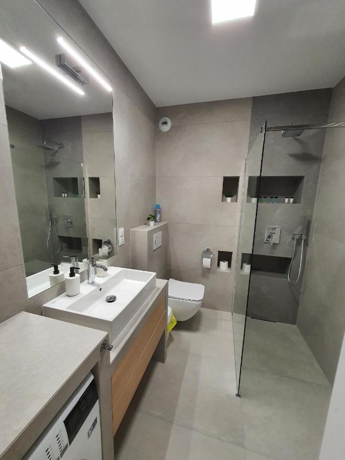 Apartament De Lux Apart 45 Grabiszynska Вроцлав Экстерьер фото